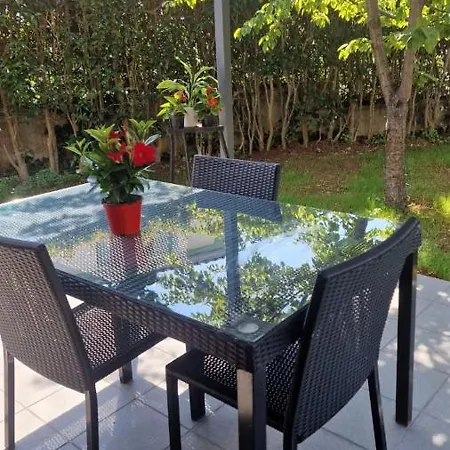 Poretti For 2,in Center Parking Free In The Yard,6 Min Walk Rovinj