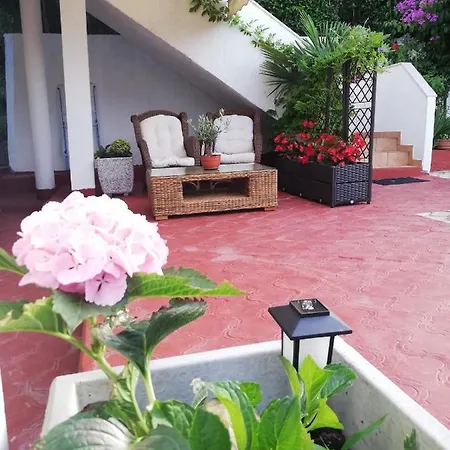 Poretti For 2,in Center Parking Free In The Yard,6 Min Walk Apartment *