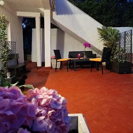 Poretti For 2,in Center Parking Free In The Yard,6 Min Walk Apartment *