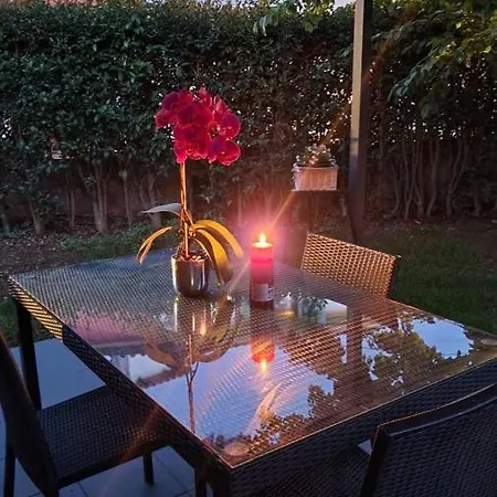 Poretti For 2,in Center Parking Free In The Yard,6 Min Walk Apartment Rovinj