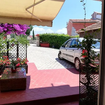 Poretti For 2,in Center Parking Free In The Yard,6 Min Walk * Rovinj