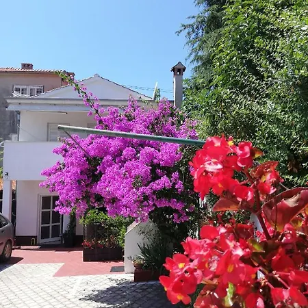 Poretti For 2,in Center Parking Free In The Yard,6 Min Walk Apartment Rovinj