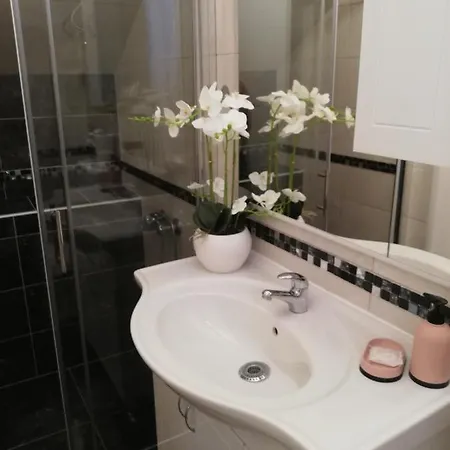 Appartement Poretti For 2,in Center Parking Free In The Yard,6 Min Walk