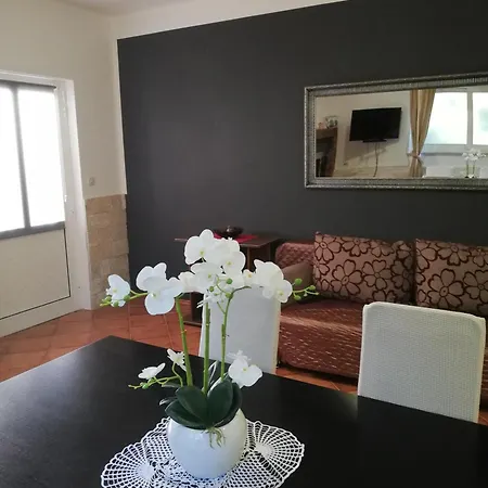 Poretti For 2,in Center Parking Free In The Yard,6 Min Walk *
