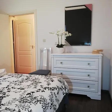 Poretti For 2,in Center Parking Free In The Yard,6 Min Walk