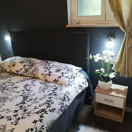Poretti For 2,in Center Parking Free In The Yard,6 Min Walk Appartement Rovinj