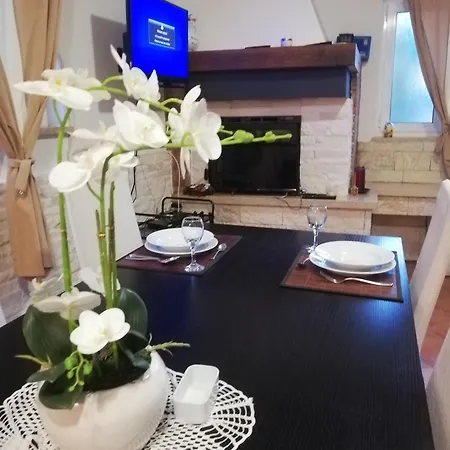 Poretti For 2,in Center Parking Free In The Yard,6 Min Walk * Rovinj