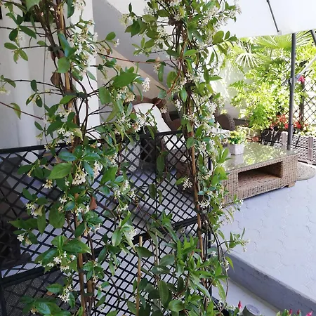 Poretti For 2,in Center Parking Free In The Yard,6 Min Walk Apartment *
