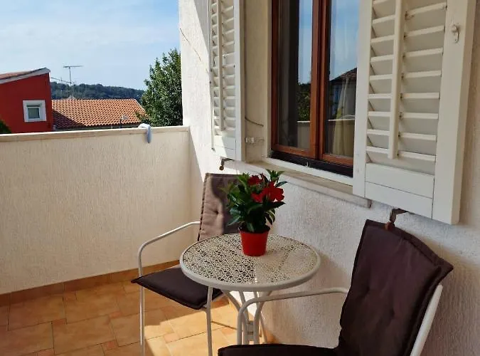 Apartamento Poretti For 2,in Center Parking Free In The Yard,6 Min Walk Rovinj