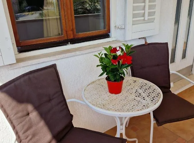 Poretti For 2,in Center Parking Free In The Yard,6 Min Walk Apartamento Rovinj