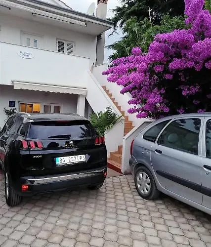 Poretti For 2,in Center Parking Free In The Yard,6 Min Walk Apartamento