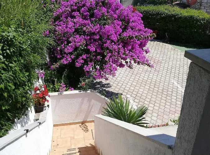 Poretti For 2,in Center Parking Free In The Yard,6 Min Walk *