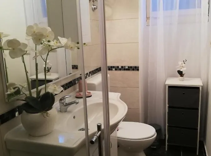 Poretti For 2,in Center Parking Free In The Yard,6 Min Walk Apartamento *