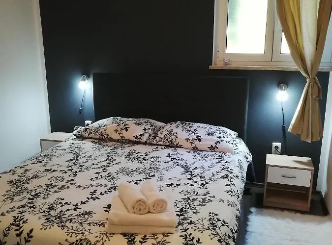 Poretti For 2,in Center Parking Free In The Yard,6 Min Walk