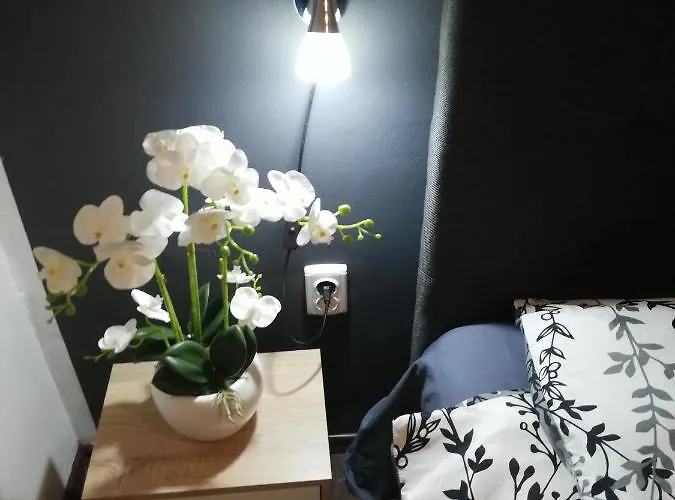 Poretti For 2,in Center Parking Free In The Yard,6 Min Walk *