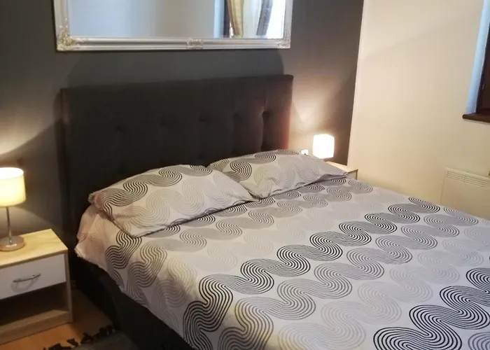 Poretti For 2,in Center Parking Free In The Yard,6 Min Walk Apartamento