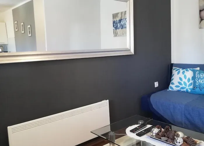 Poretti For 2,in Center Parking Free In The Yard,6 Min Walk Apartamento