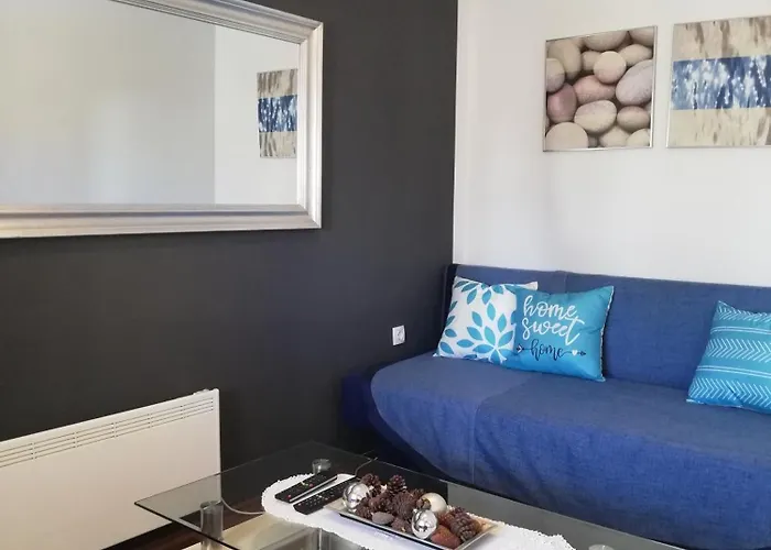 Apartamento Poretti For 2,in Center Parking Free In The Yard,6 Min Walk *