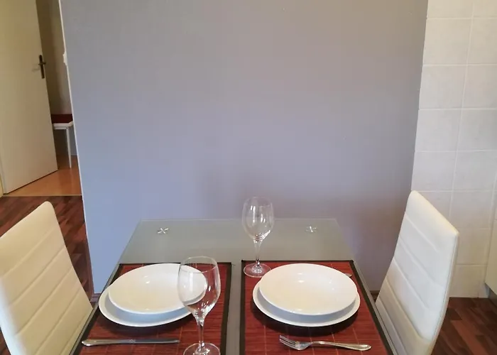 Poretti For 2,in Center Parking Free In The Yard,6 Min Walk *