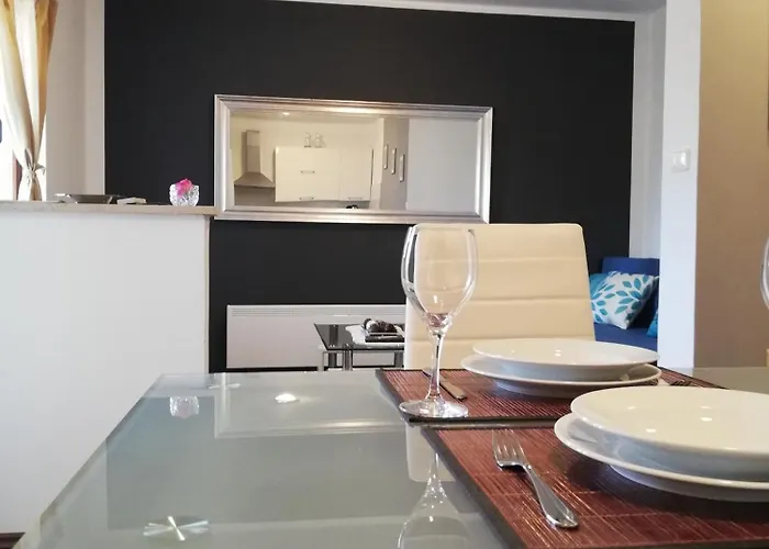 Poretti For 2,in Center Parking Free In The Yard,6 Min Walk Apartamento