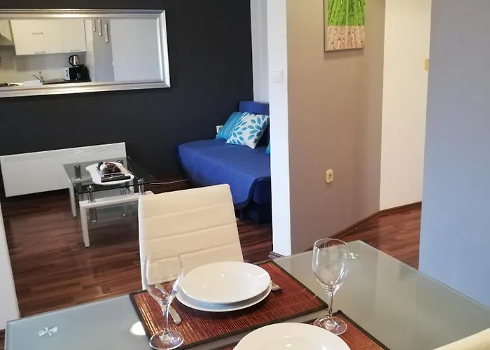 Apartamento Poretti For 2,in Center Parking Free In The Yard,6 Min Walk