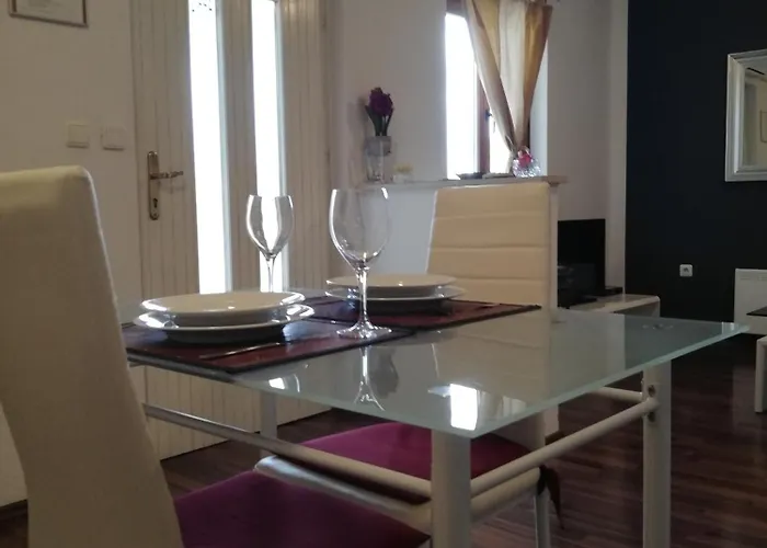 Apartamento Poretti For 2,in Center Parking Free In The Yard,6 Min Walk Rovinj