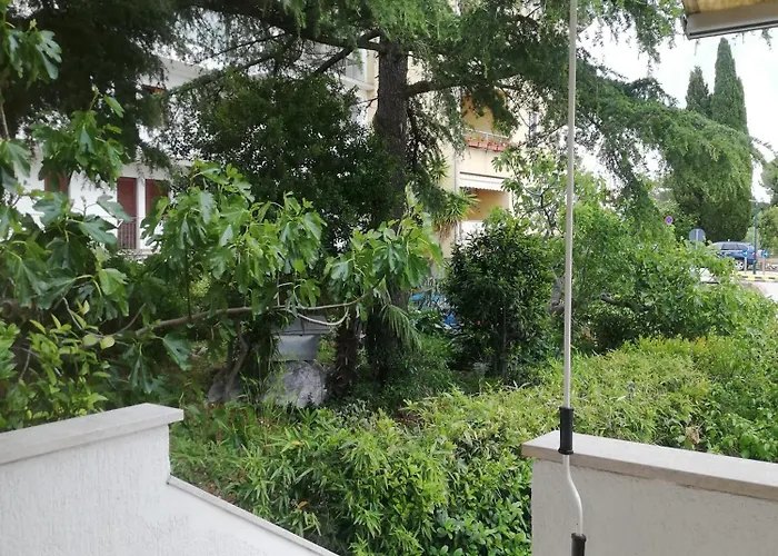 Poretti For 2,in Center Parking Free In The Yard,6 Min Walk Apartamento