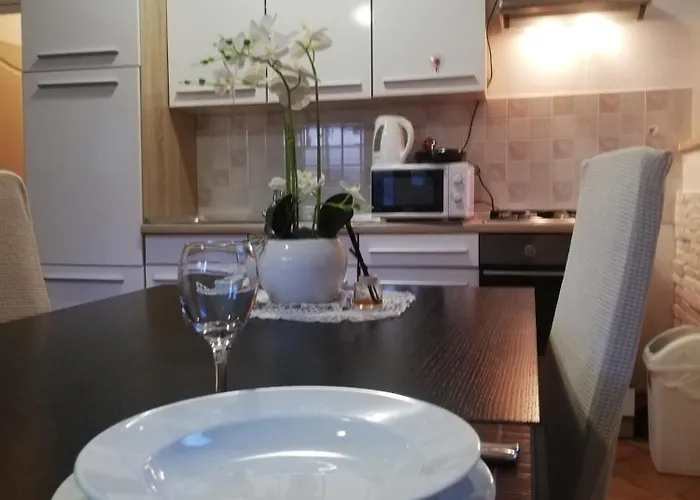 Apartamento Poretti For 2,in Center Parking Free In The Yard,6 Min Walk *