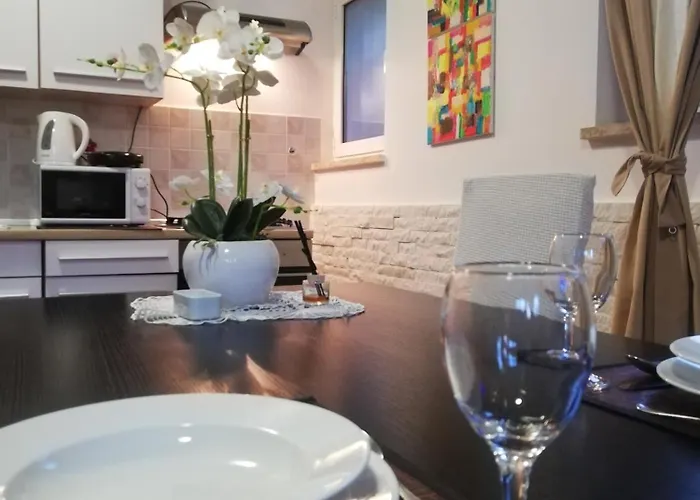 Apartamento Poretti For 2,in Center Parking Free In The Yard,6 Min Walk Rovinj