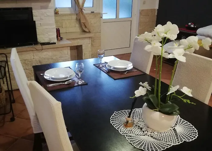 Poretti For 2,in Center Parking Free In The Yard,6 Min Walk *