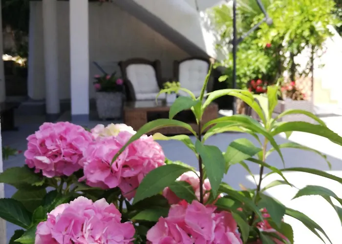 Apartamento Poretti For 2,in Center Parking Free In The Yard,6 Min Walk *