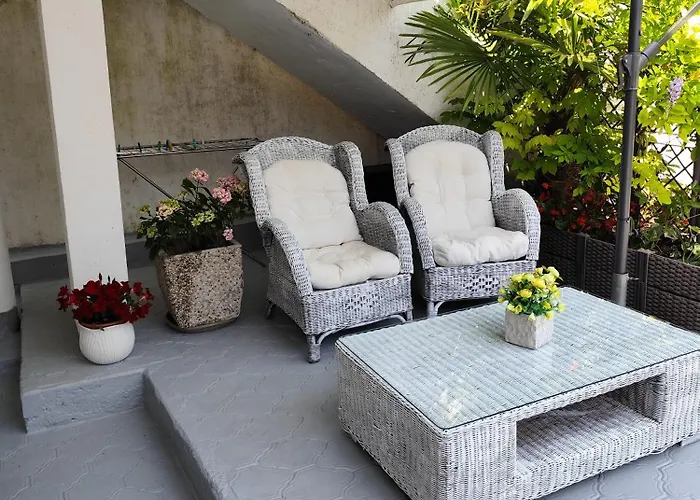 Apartamento Poretti For 2,in Center Parking Free In The Yard,6 Min Walk *